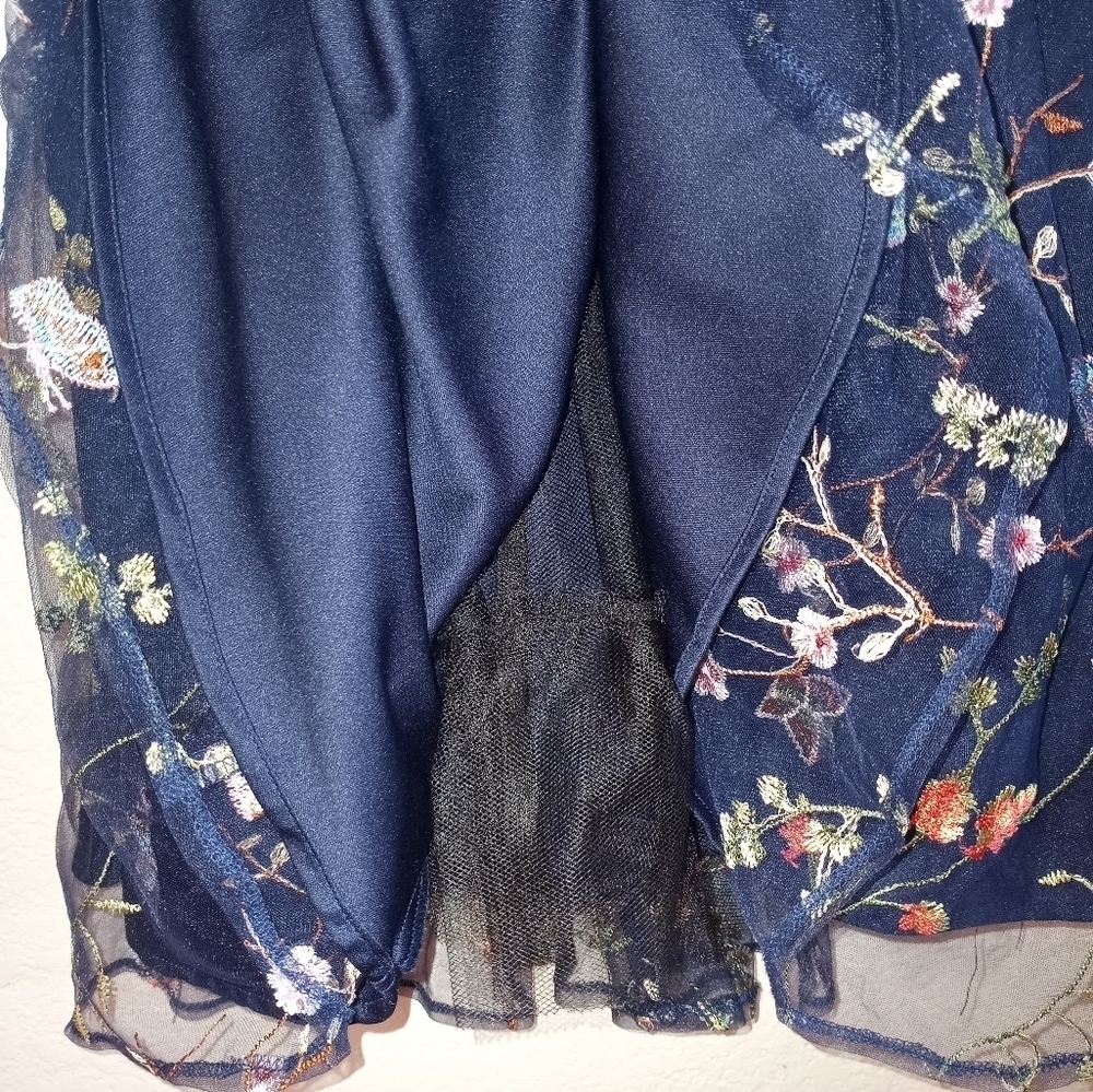 Morgan & Co Embroidered Floral Sheer Mesh Overlay Illusion Neckline Fairy Dress - Picture 7 of 8